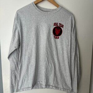 Hanes Men's Grey Shirt